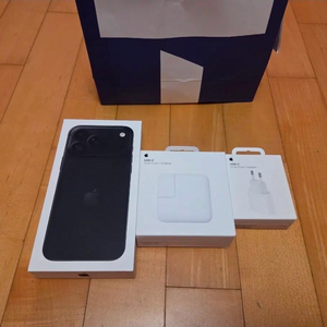 아이폰 18프로맥스 512GB 버건디. 블랙 이미지