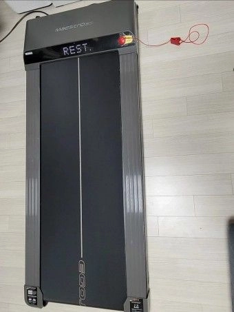새제품팝니다. 최신 고급형 이고진 워킹패드 워킹머신 런닝머신 저렴하게 팝니다. 이미지