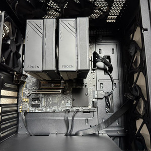 AMD 7800x3d / b650m / SSD 1tb / 윈도우11 정품 / 쿨러 + 케이스 + 파워 포함 반본체 이미지