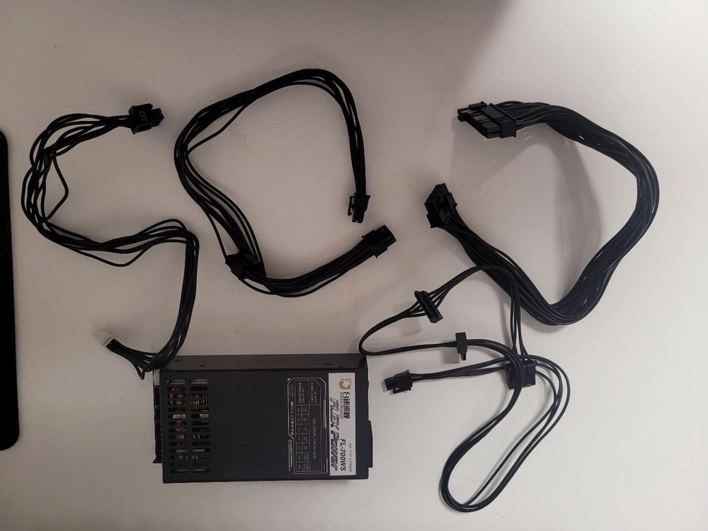 Flex ATX 700W 파워서플라이 이미지