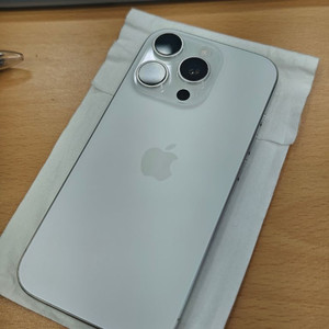 애케플1년) 아이폰 16 프로 화이트 256GB 리퍼 이미지