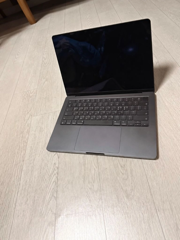 맥북 프로 14인치 M4 pro칩 / 메모리 24gb / ssd 512gb / 보증기간 남음option 이미지