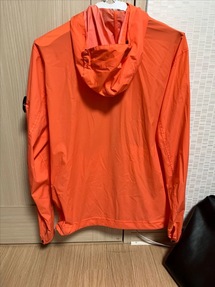 [m] 스톤아일랜드 주황 바람막이 자켓 이미지