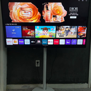 LG 55인치 4K 무빙스마트TV 이미지