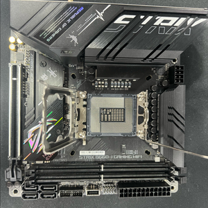 asus rog strix b660i 이미지