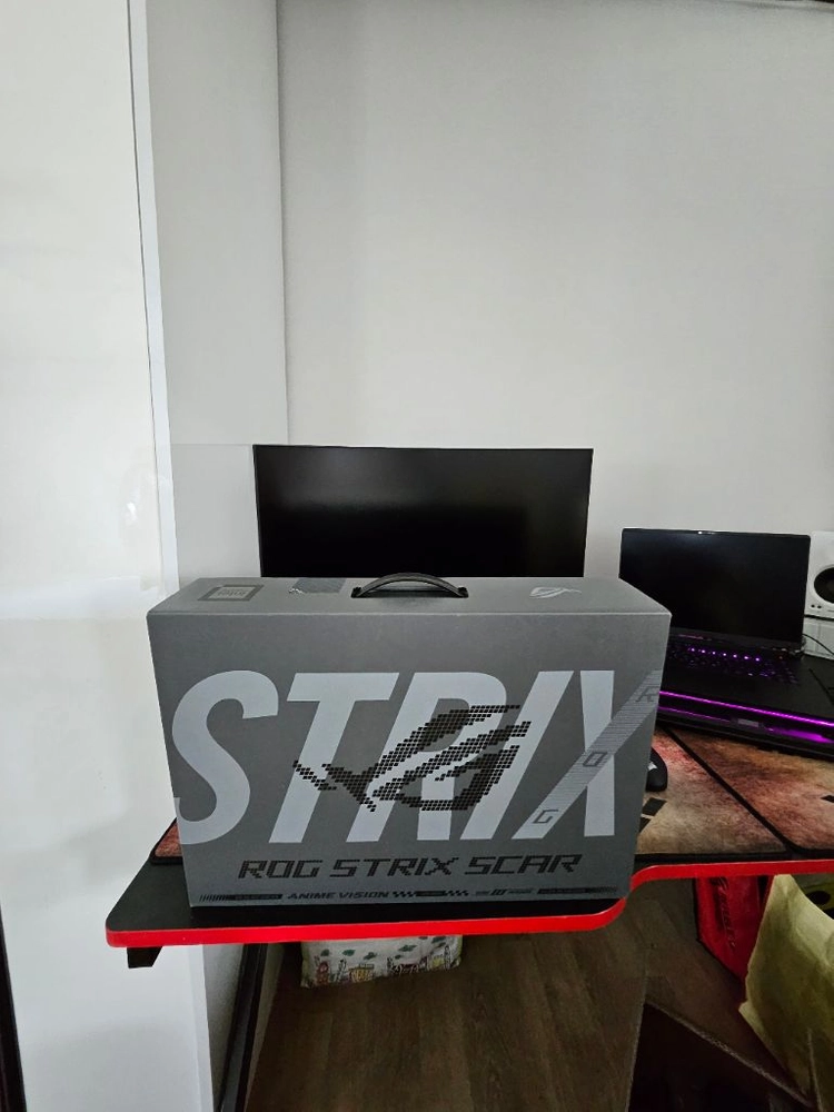 ASUS ROG STRIX SCAR 16 RTX 5090노트북 이미지