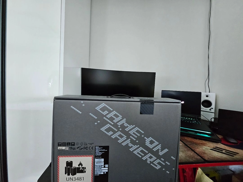 ASUS ROG STRIX SCAR 16 RTX 5090노트북 이미지