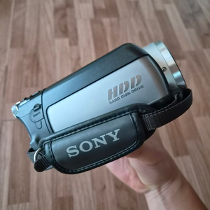 2000년대 감성 그대로 소니 핸디캠 DCR-SR100 (30GB HDD 내장) 이미지