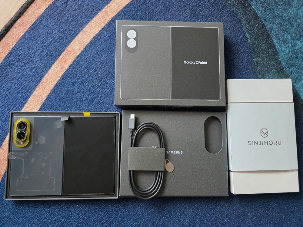 갤럭시 z 폴드 8 512GB 자급제 그라파이트 올갈이 판매합니다. 이미지