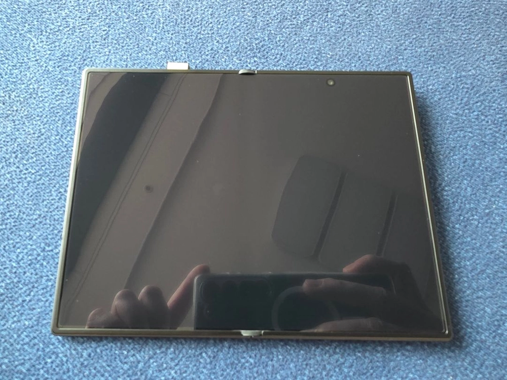 갤럭시 z 폴드 8 512GB 자급제 그라파이트 올갈이 판매합니다. 이미지