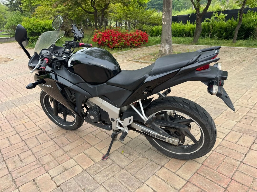 혼다 cbr125 16년형 짧은키로수 판매합니다 이미지