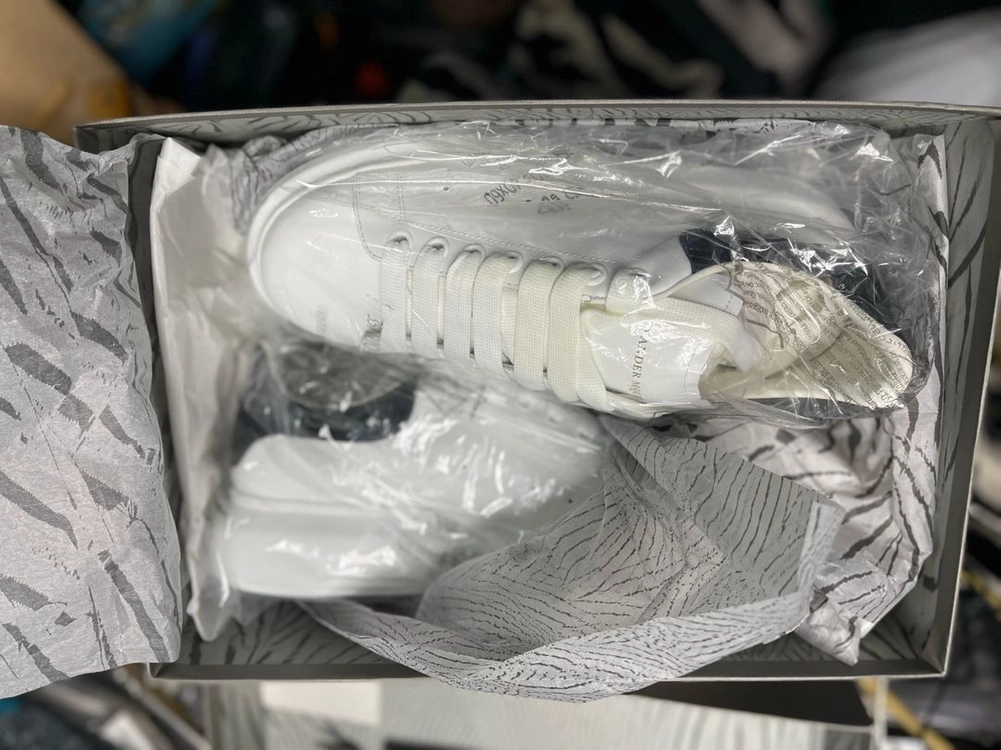 알렉산더 맥퀸 오버솔 스니커즈 이미지