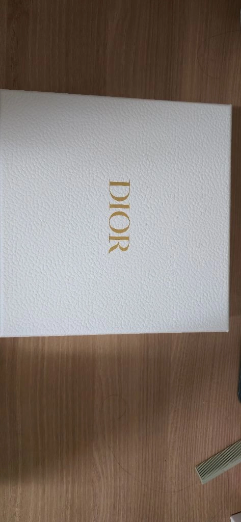 디올 핸드크림안대 네임택 이미지