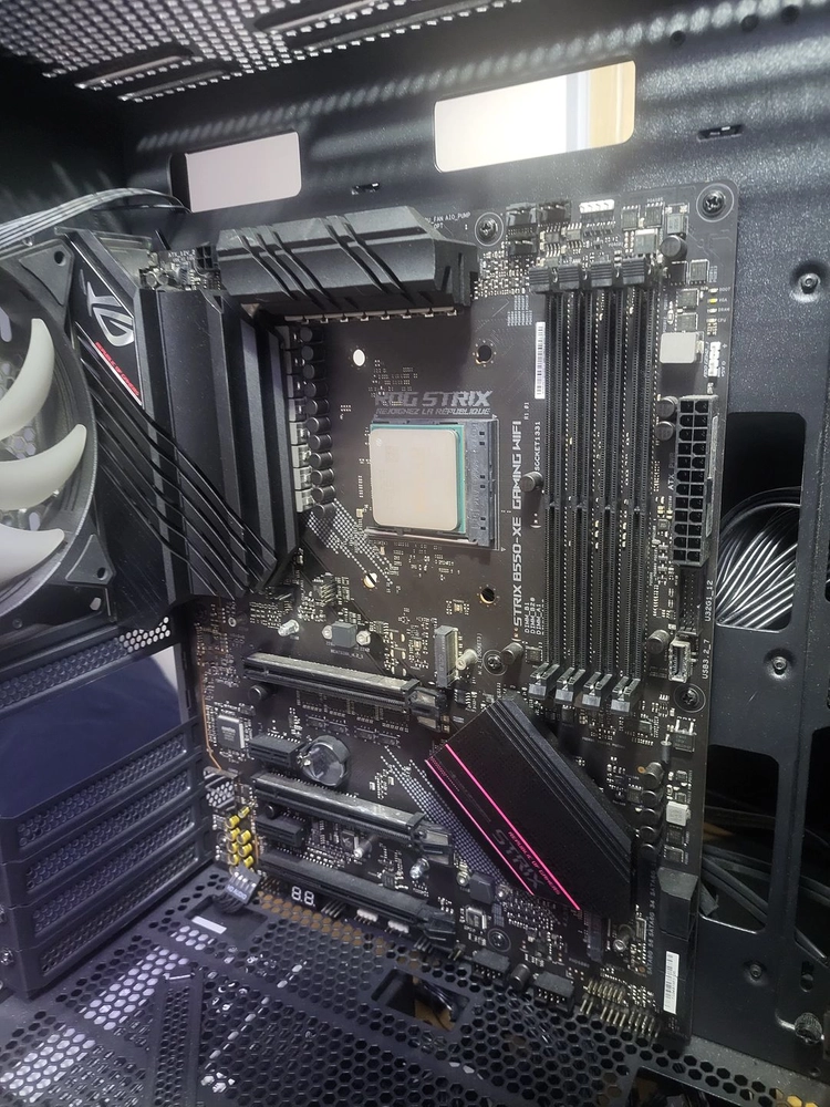 ASUS ROG STRIX B550-XE GAMING WIFI+윈도우 포함 이미지