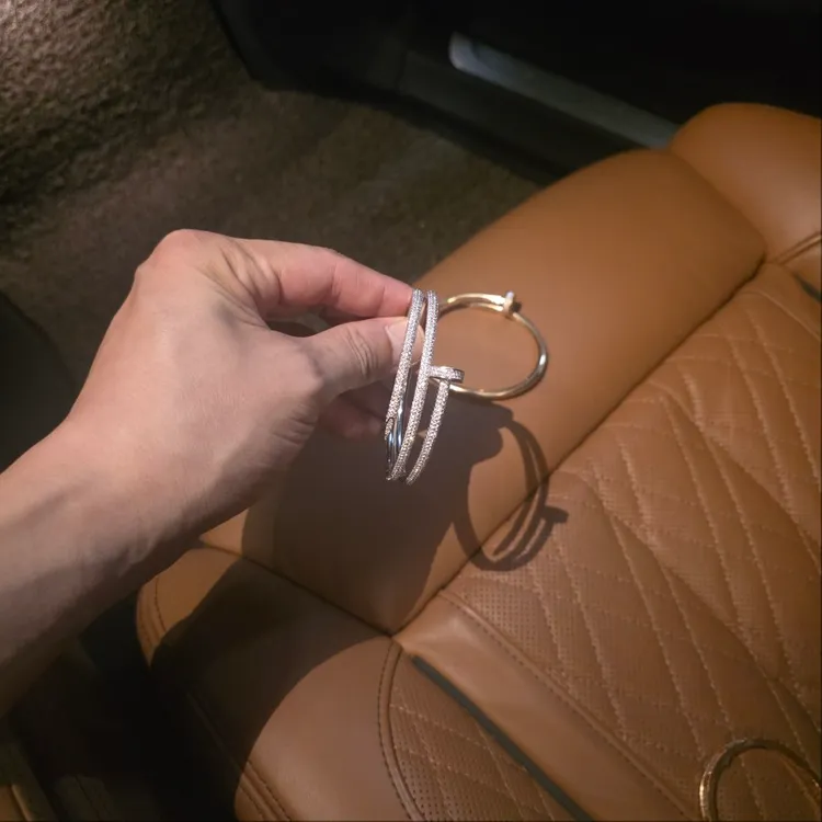 까르띠에 풀파베 뱅글,못팔찌 (18k) , 순금 대나무 목걸이 10돈 판매해요.. 이미지