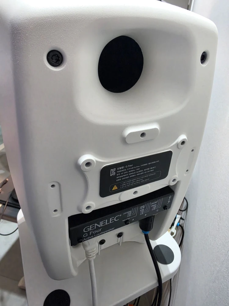 Genelec 제네렉 G4 G Four 2개 + 블루사운드 노드 아이콘 Node Icon + 플로어 스탠드 팝니다 이미지