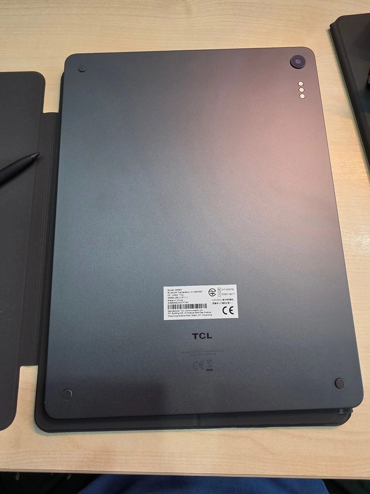 TCL A1 NXTPAPER 태블릿 + 정품 키보드케이스 팝니다. 이미지