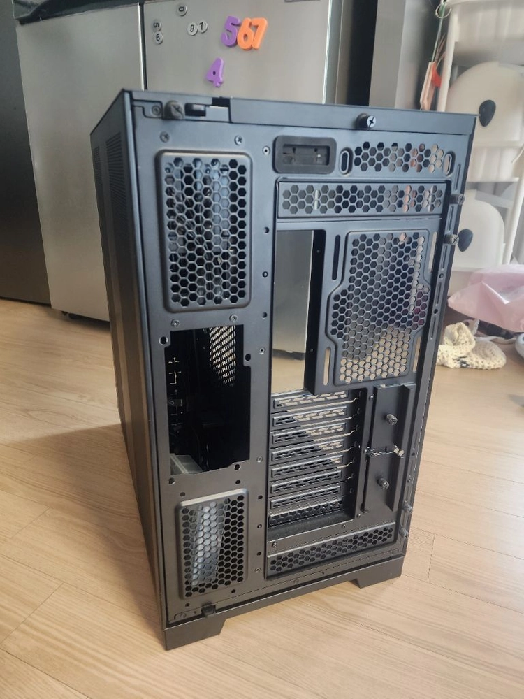 리안리 O11 D Evo XL PC 케이스 이미지