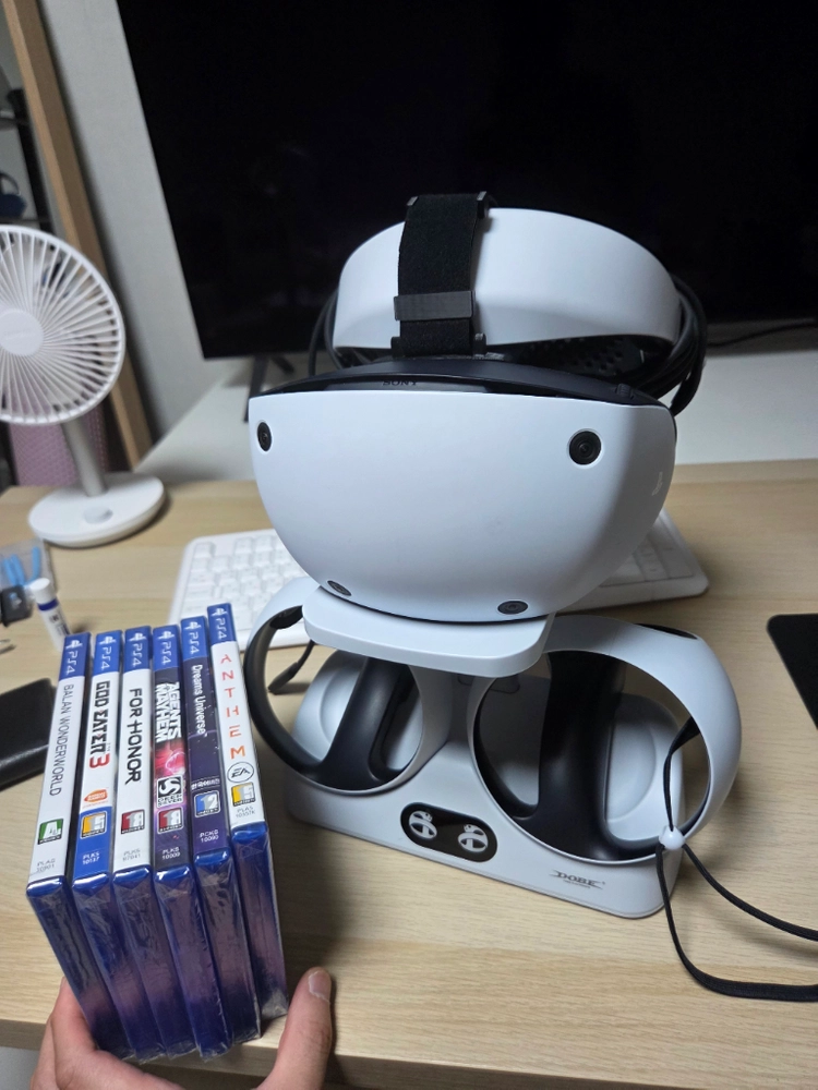 플스5 VR2 풀셋구성 +충전 거치대+헤드스트랩+비닐미개봉 게임시디6장 - 안심되는 중고거래