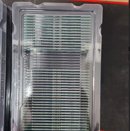 SK하이닉스 DDR5 32GB 5600MHz PC5-44800 ECC RDIMM 이미지