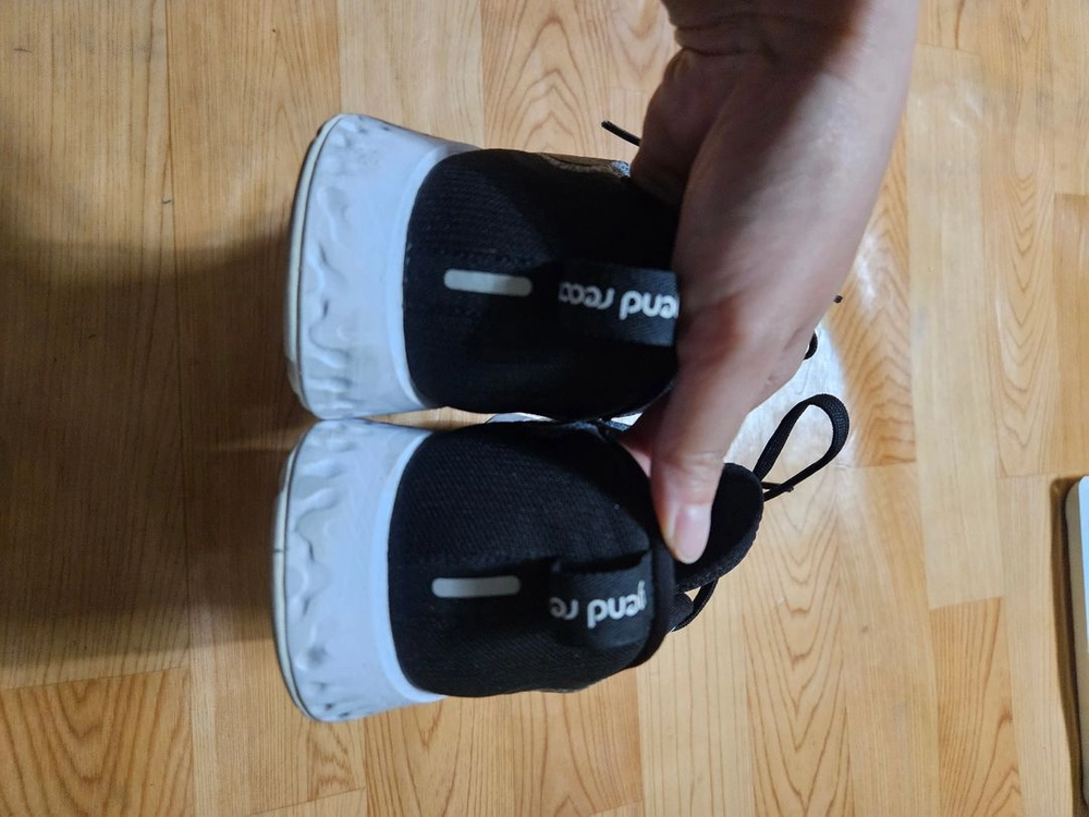 나이키 레전드 리액트 270 이미지