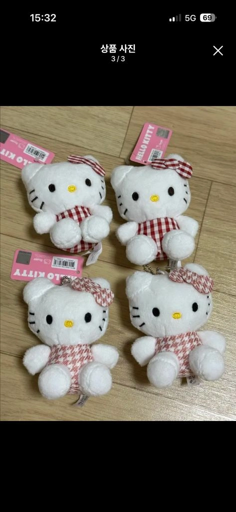 산리오 체크 헬로 키티 인형 키링 이미지