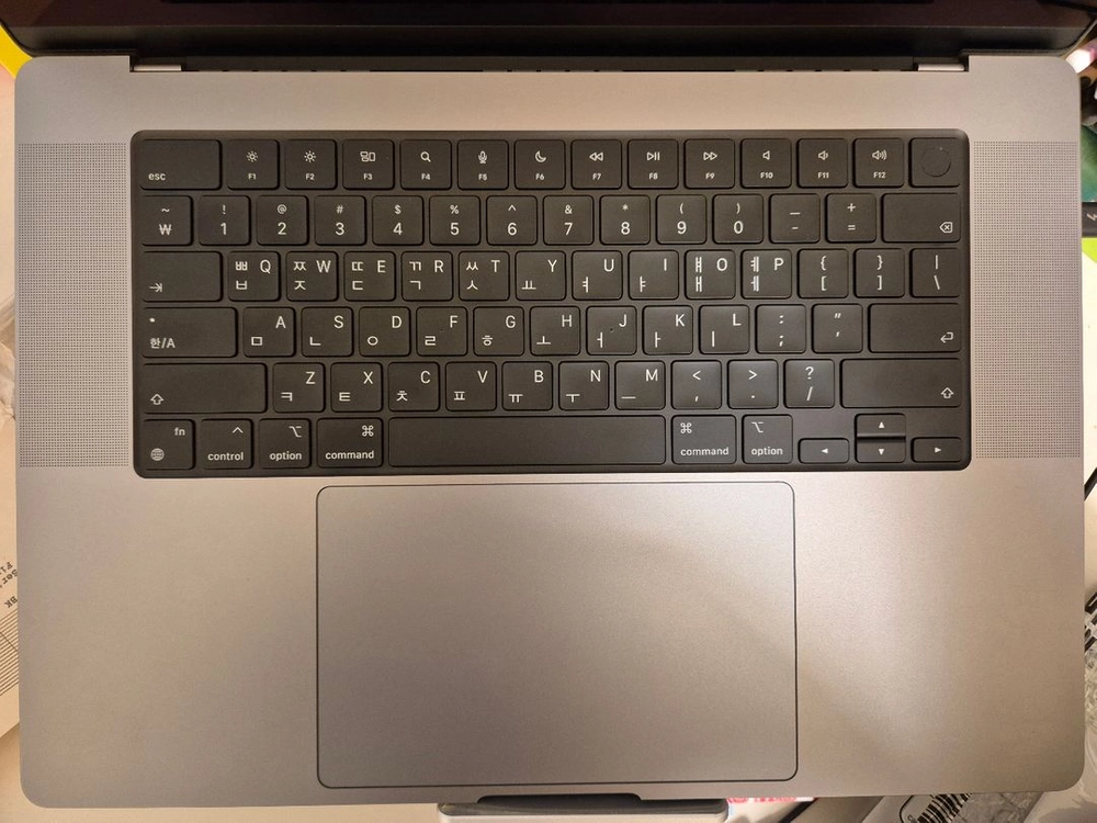 노트북 M2 Pro 16인치 이미지
