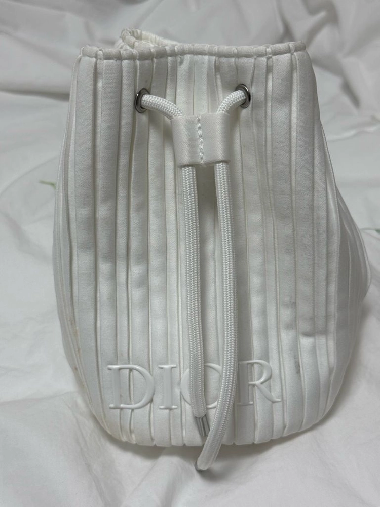 DIOR 디올 뷰티 파우치 화이트 복조리 이미지