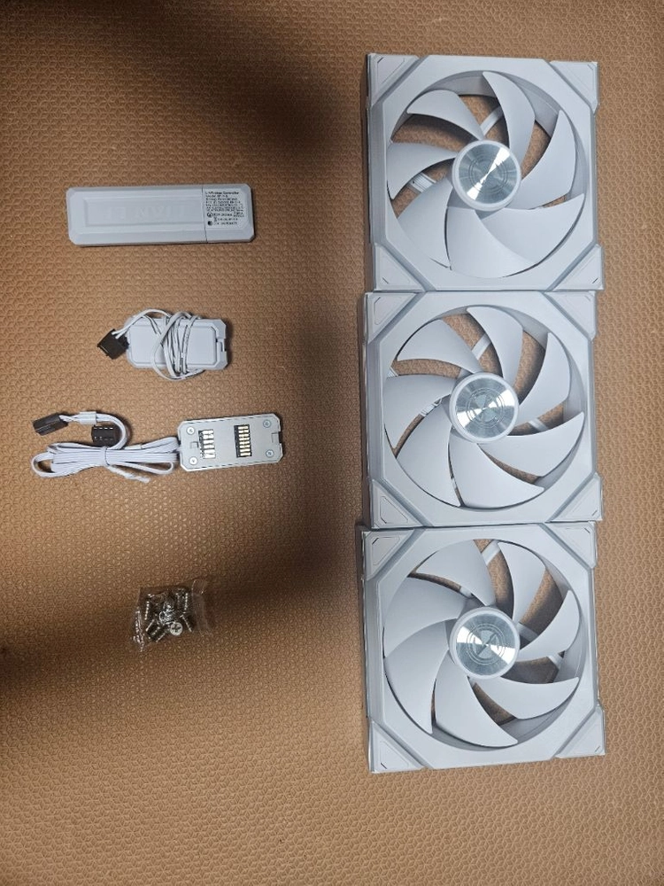 LIAN LI 리안리 UNI FAN SL Wireless 120 정방향(3개) 팝니다 이미지