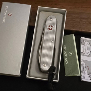 빅토리녹스 파이오니어 X 알록스 93mm (미사용) 판매합니다 이미지