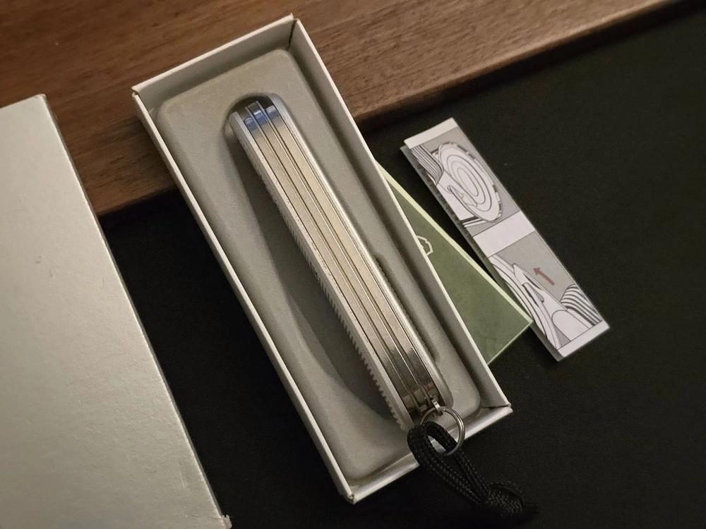 빅토리녹스 파이오니어 X 알록스 93mm (미사용) 판매합니다 이미지