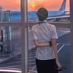 대한항공 지상직 승무원 유니폼 이미지