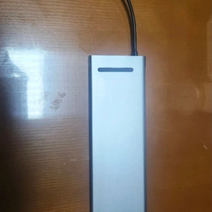 베이스 어스 멀티 허브 팝니다. 이미지