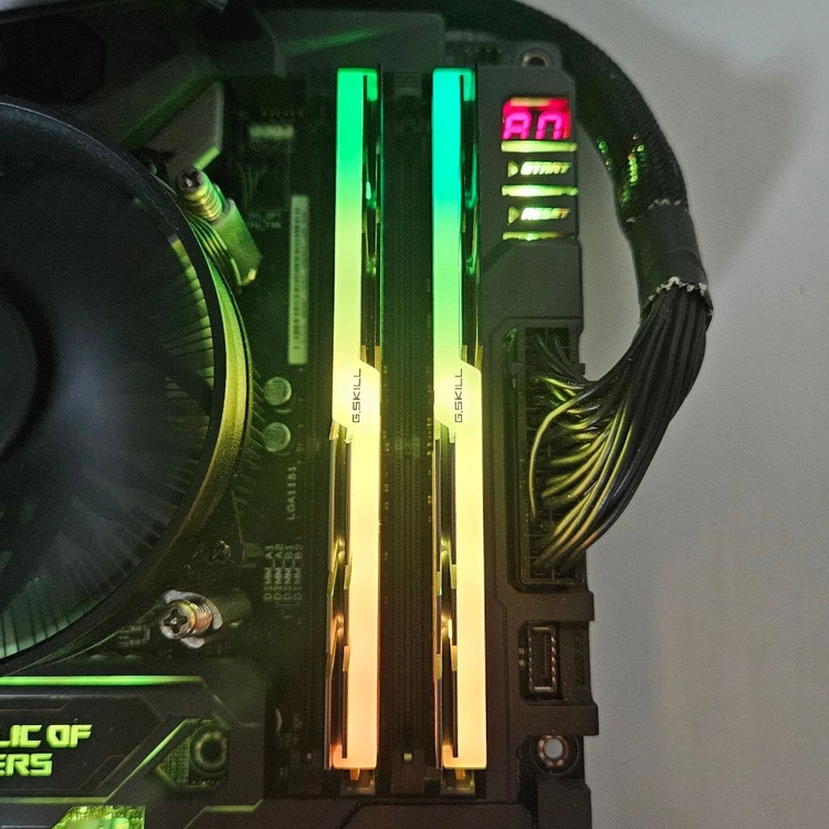 G.SKILL DDR4-3200 CL16 TRIDENT Z RGB 패키지 (16GB(8Gx2)) 이미지