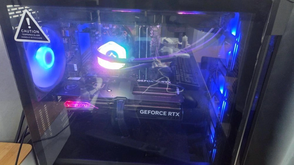 7800X3D+4070Ti 고사양 게이밍PC 팝니다 업자아님 - 안심되는 중고거래