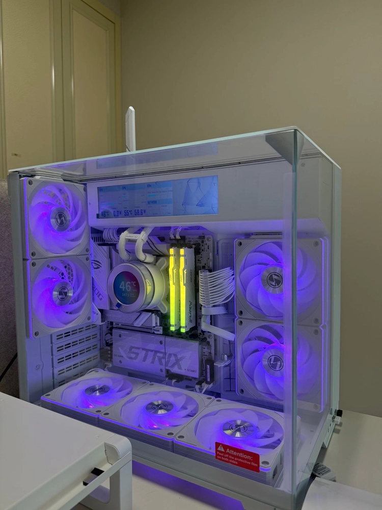 9800x3d 리안리 화이트 반본체 시스템 팝니다. - 안심되는 중고거래