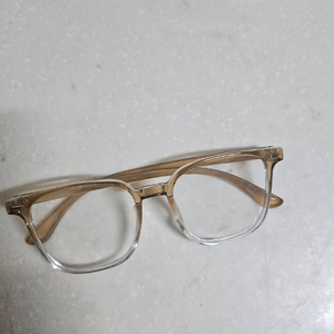 브라운투명 프레임 안경 이미지