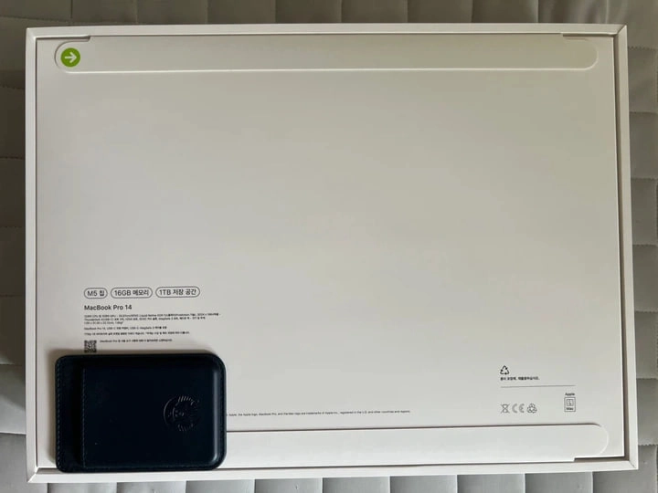 맥북프로 M5 스페이스 블랙 14인치 16GB 1TB 미개봉 신품 판매 이미지