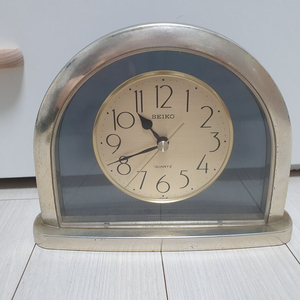 세이코(SEIKO) 빈티지 클래식 금색 탁상시계 판매 이미지