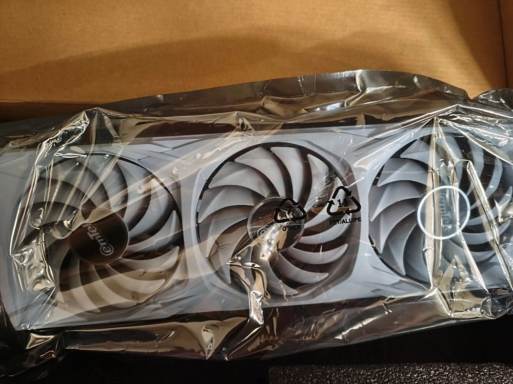 이엠텍 4070ti super 화이트 팝니다 이미지