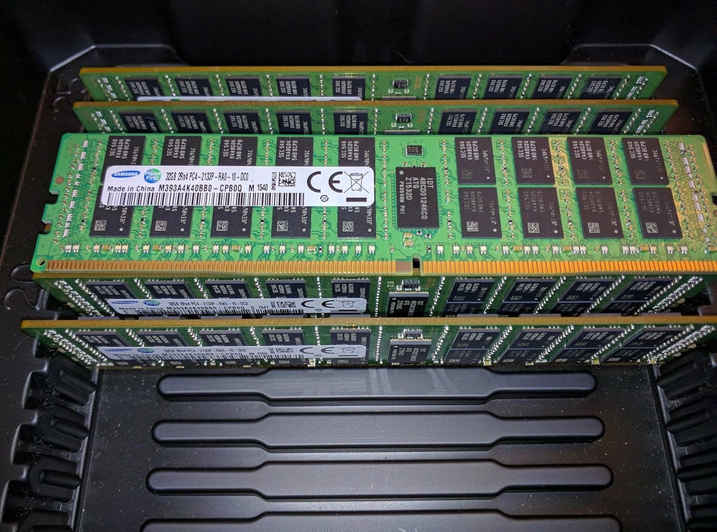 삼성전자 서버용 DDR4 32GB 2133MHz PC4-17000 ECC LRDIMM 판매합니다 이미지