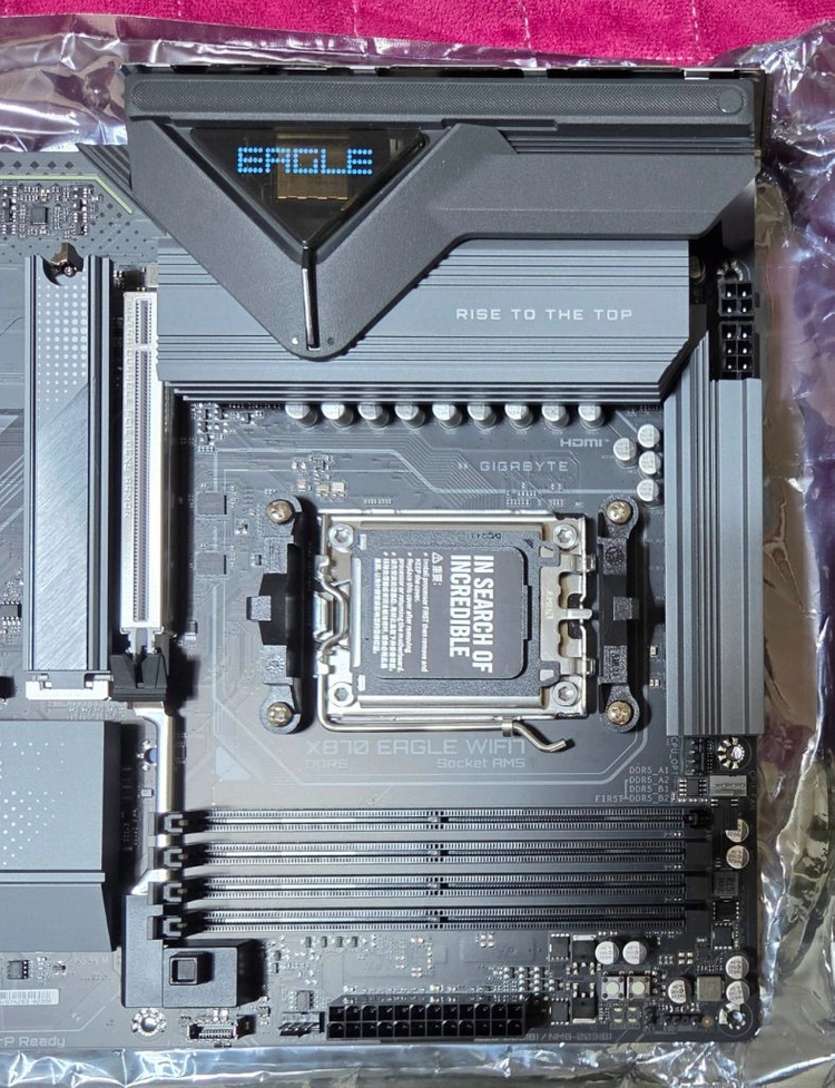 GIGABYTE X870 EAGLE WIFI7 메인보드 팝니다 이미지