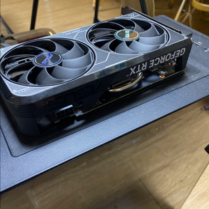 ASUS RTX 4060 그래픽카드 이미지