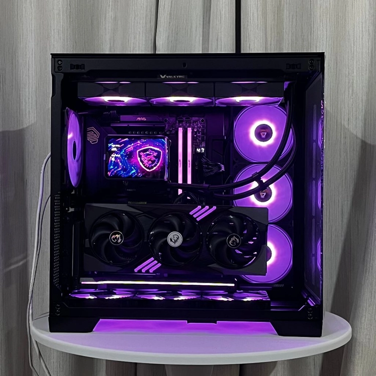 9800X3D 5080 MSI 게이밍 트리오 고사앙 게이밍 컴퓨터 이미지
