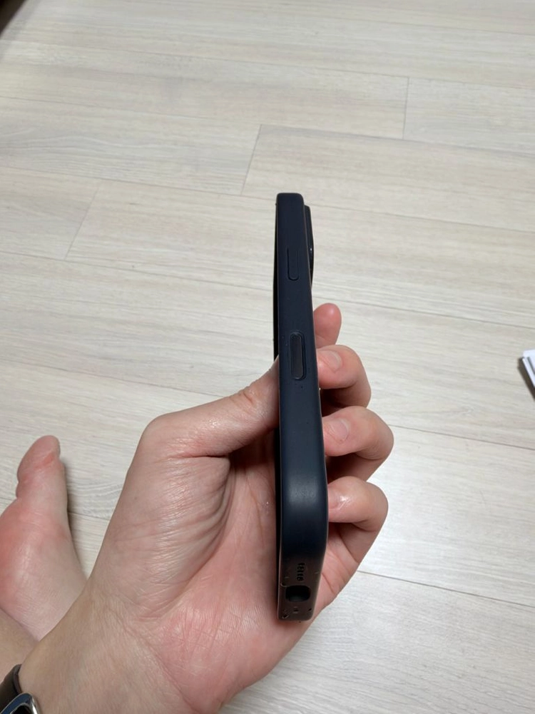 Apple 정품 iPhone 16 Pro MagSafe 실리콘 케이스 블랙 이미지