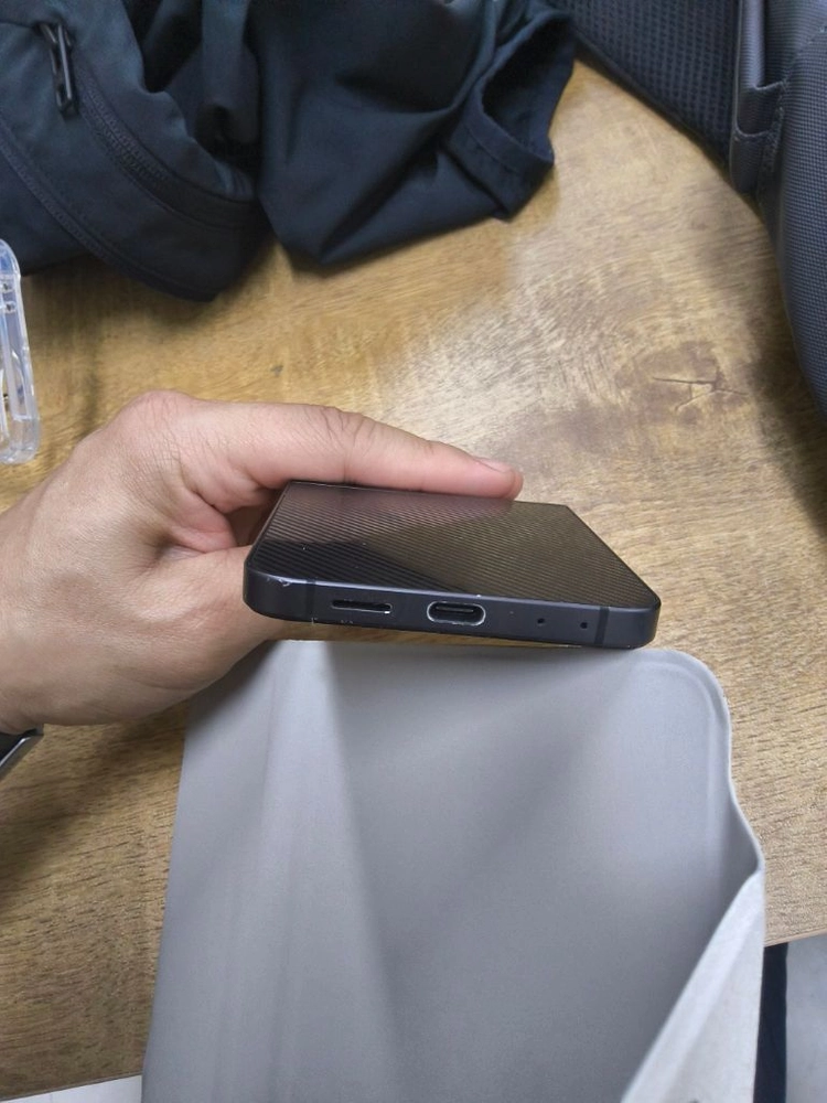 갤럭시z플립6. 512g 자급제. 삼성케어 이미지