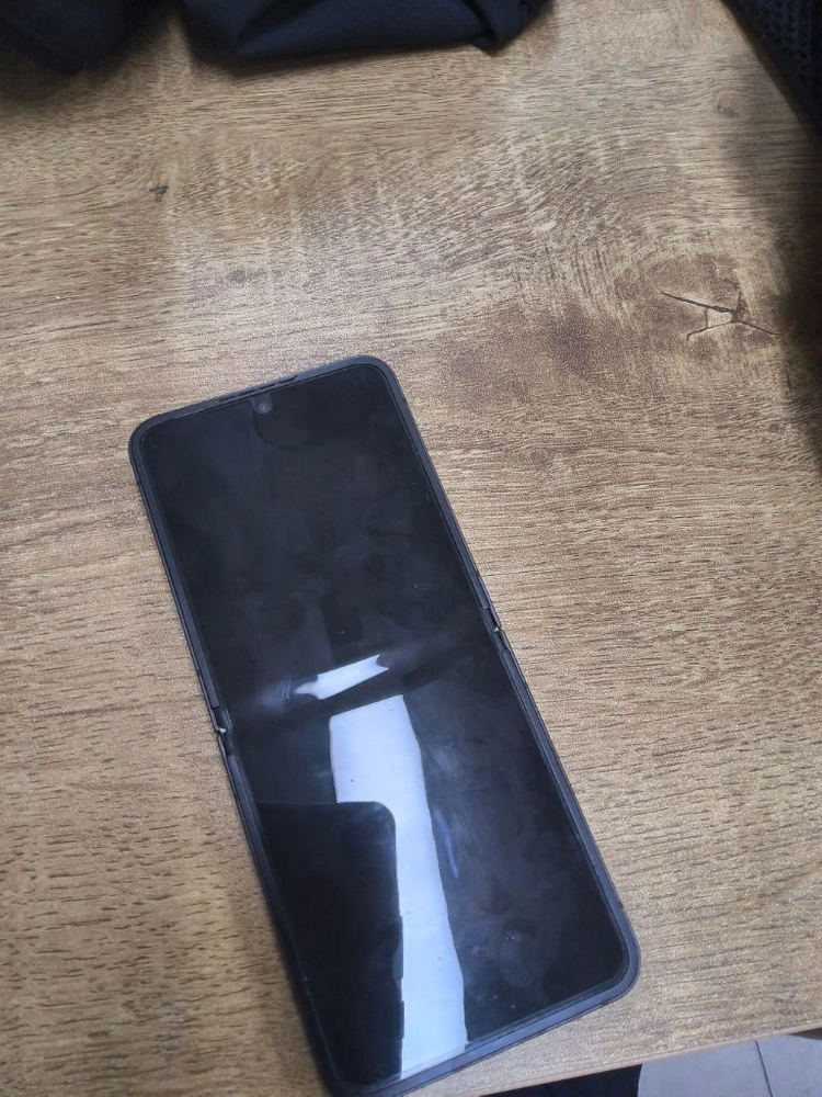 갤럭시z플립6. 512g 자급제. 삼성케어 이미지