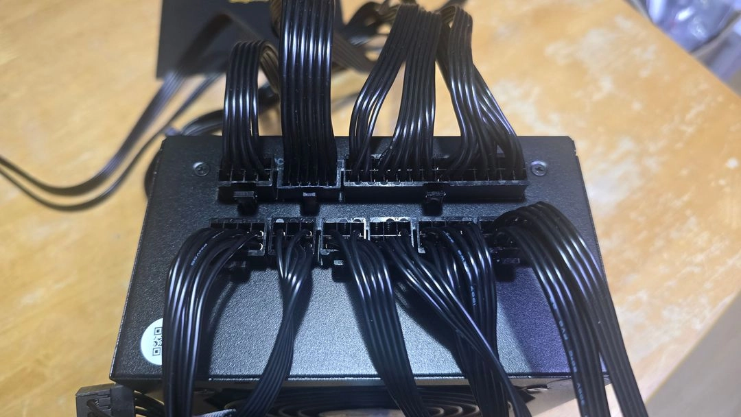 세고텝 Segotep GM850W 80PLUS GOLD 풀모듈러 ATX 3.1 이미지