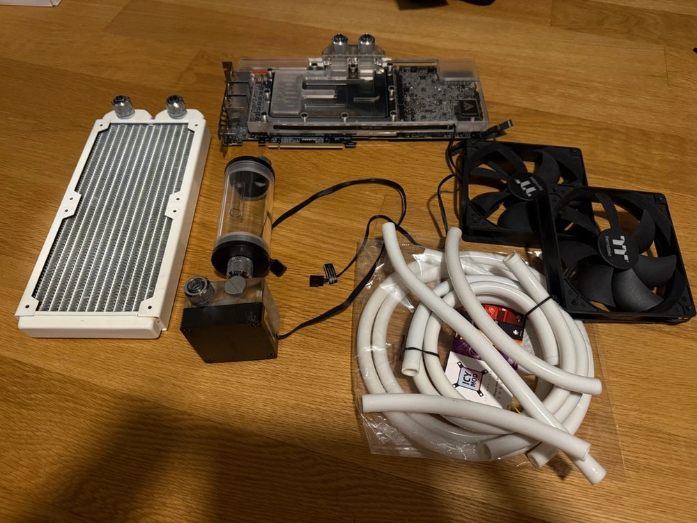 기가바이트 어로스 2080ti 익스트림 수냉 판매합니다(울산) 이미지