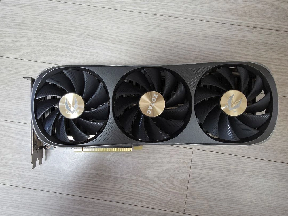 조택 RTX 4070TI Trinity oc 이미지